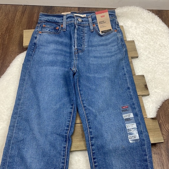 SOLD Levi's NWT Wedgie Straight Jeans Love In The Mist - Picture 5 of 7
